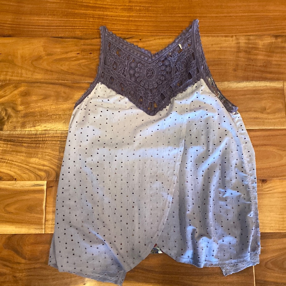Gimmicks by BKE flowy tank. Periwinkle and smoky purple.